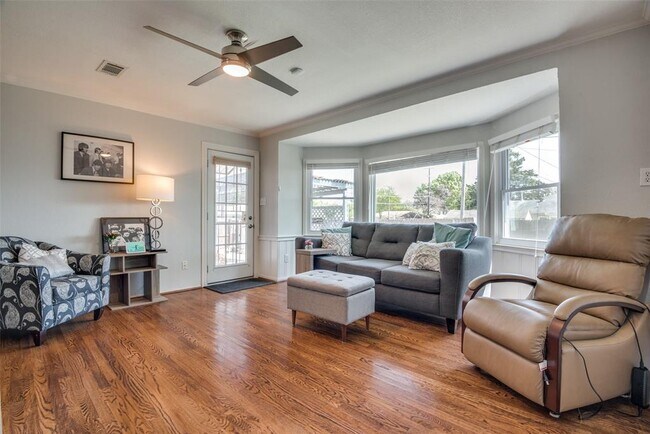 Building Photo - 4630 Kelton Dr