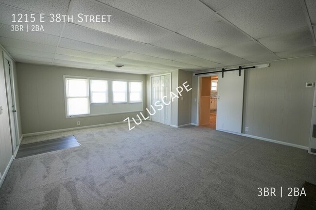 Building Photo - 1215 E 38th St