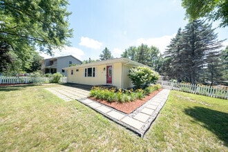 Building Photo - 2817 W 109th St