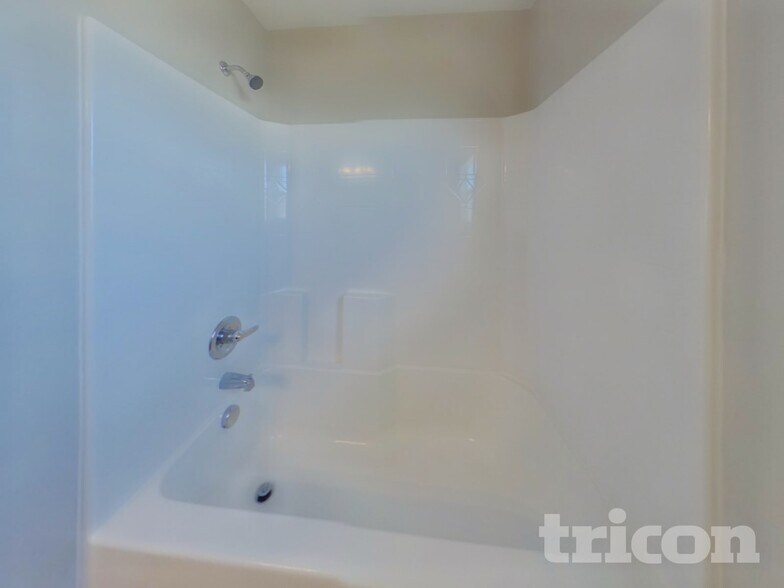 Building Photo - 831 Dovefield Ln