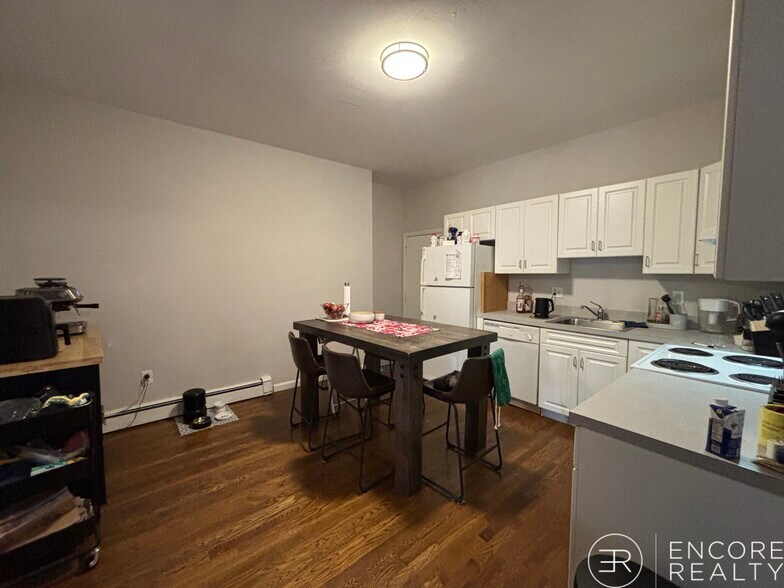 Building Photo - 15 Stearns Rd