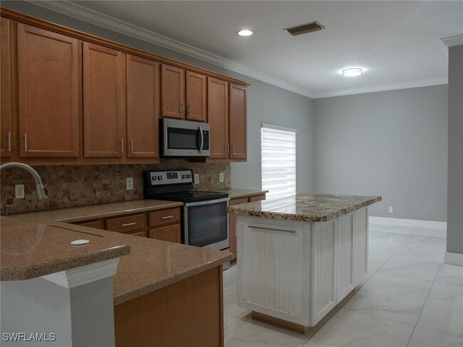 Building Photo - 2822 Inlet Cove Ln W