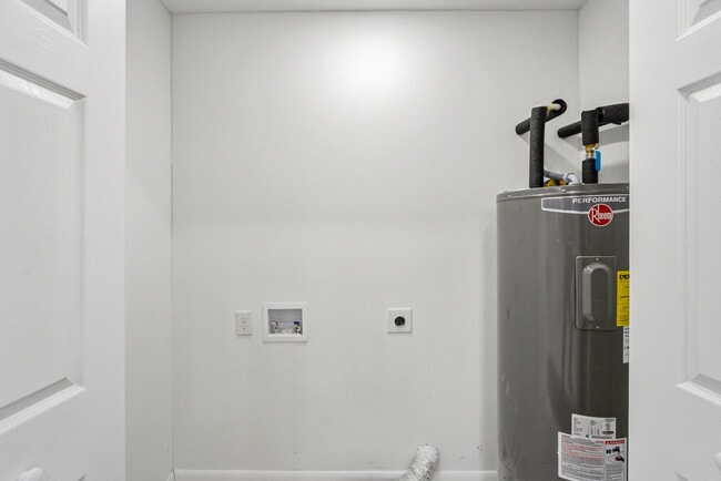 Building Photo - 2111 Bourget Dr