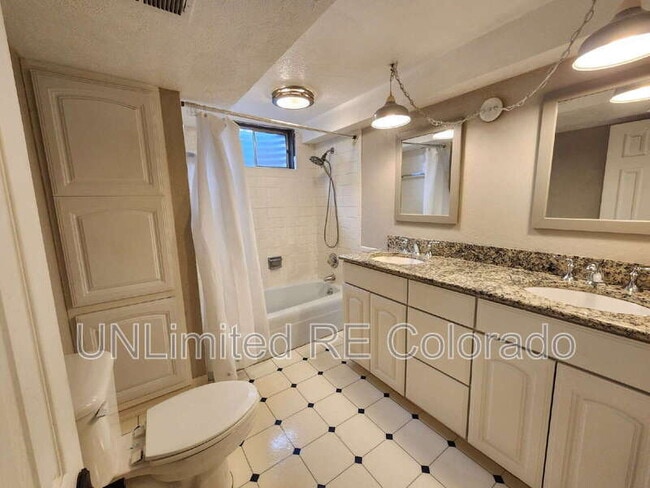 Building Photo - 5989 Eldridge Ct