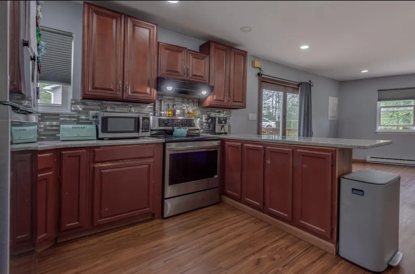 Building Photo - 644 Glen Circle Dr