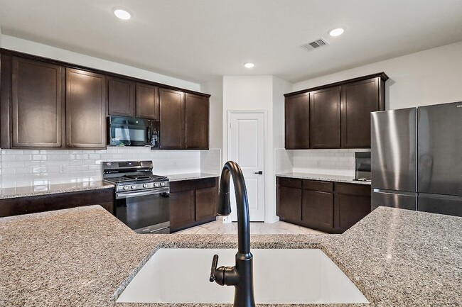 Building Photo - 14411 Black Cherry Hls St