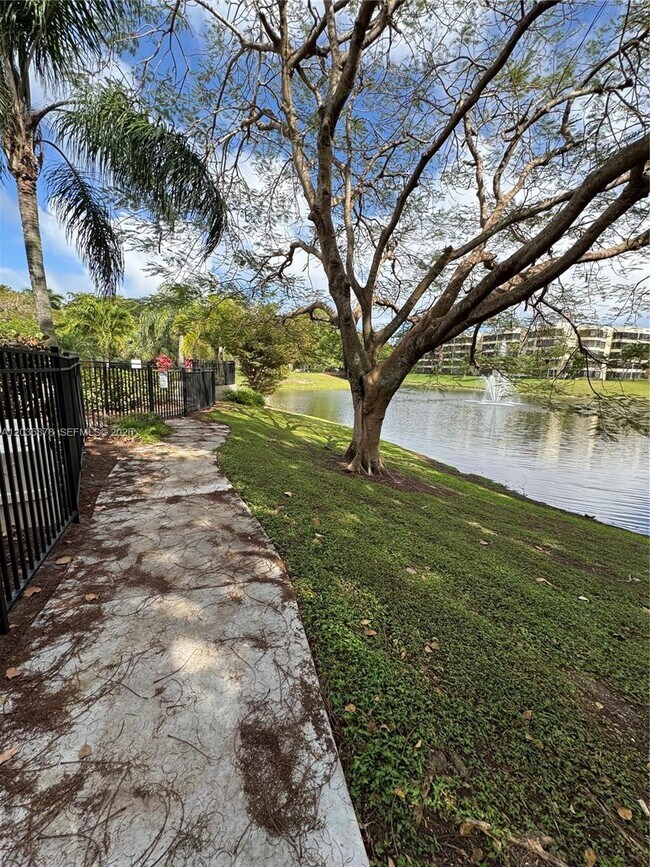Building Photo - 1825 Palm Cove Blvd