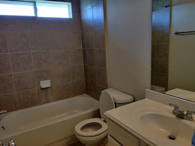 Building Photo - 3922 Camden Fields Ln