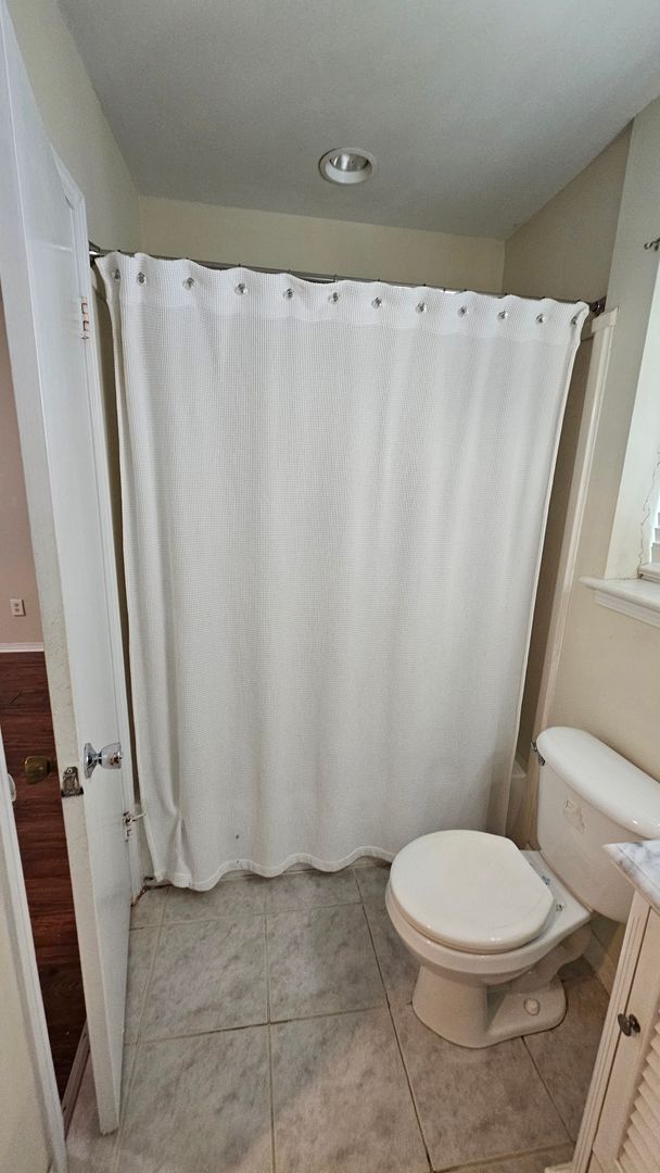 Building Photo - 1 bed 1 bath townhome in the Heart of Spring Hill