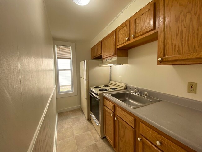 Building Photo - 93 Second St