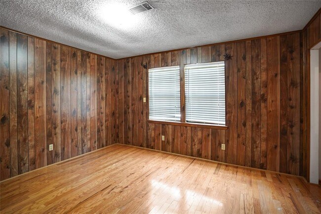 Building Photo - 22855 E Martin Dr