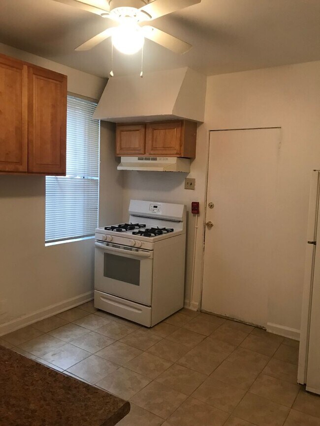 Building Photo - 5818 Willows Ave