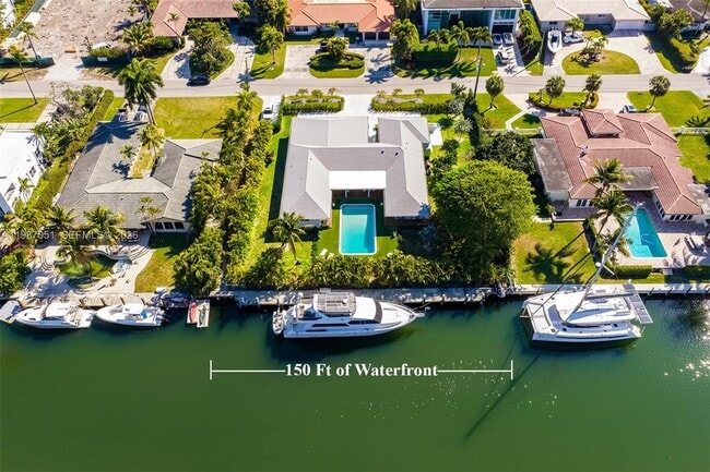 Building Photo - 424 Alamanda Dr