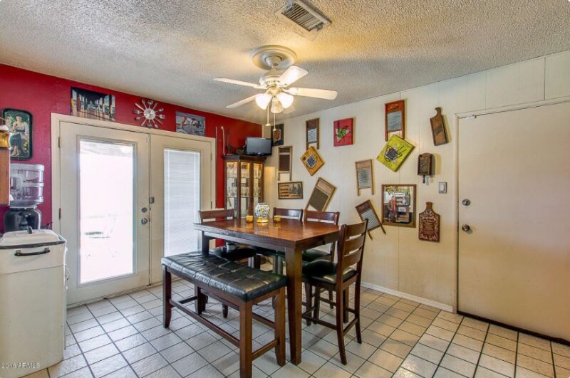 Building Photo - 6413 W Glenrosa Ave