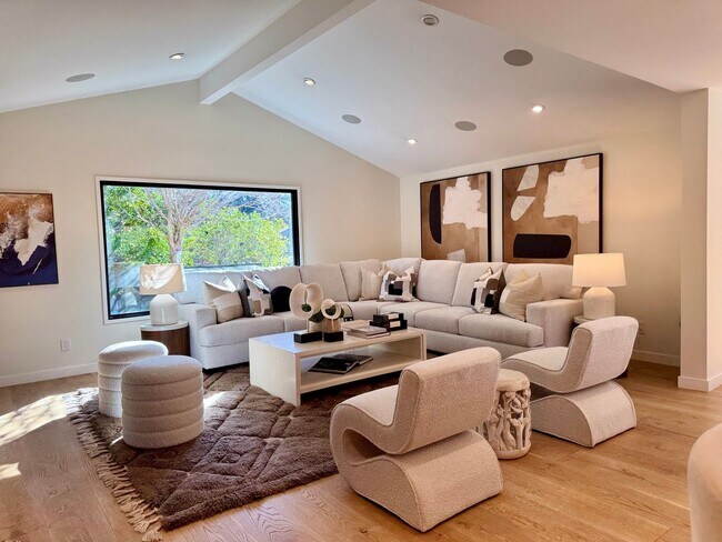Building Photo - Designer 4BR Retreat with Pool, Indoor-Outdoor Living, and Prime Menlo Park Location