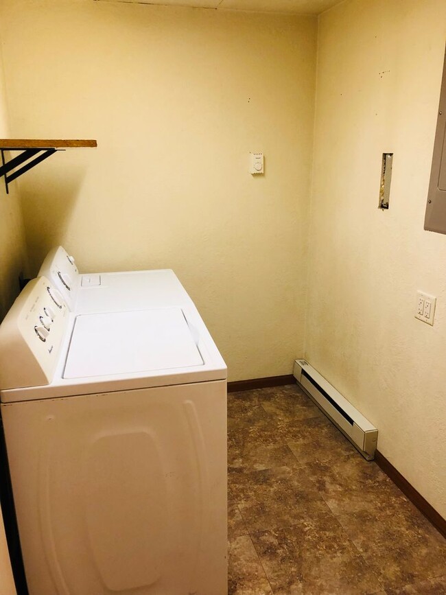 Building Photo - 1810 4th Ave NW