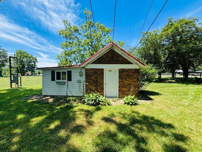 Building Photo - 4201 Prices Fork Rd