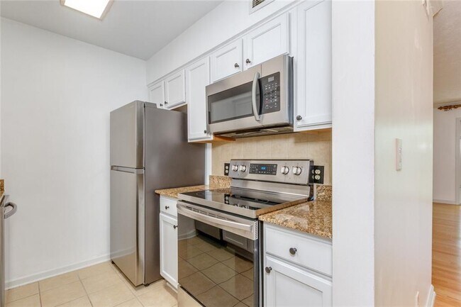 Building Photo - 3005 Seven Pines Ln