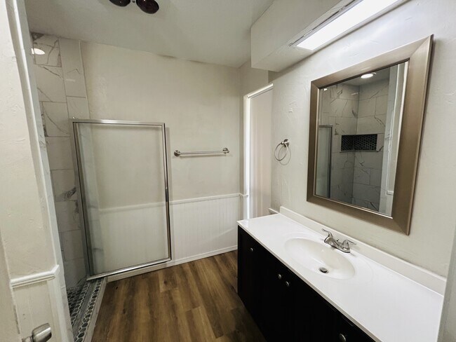 Building Photo - 6305 Bingham Ct