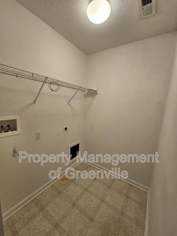 Building Photo - 406 Flanders Ct