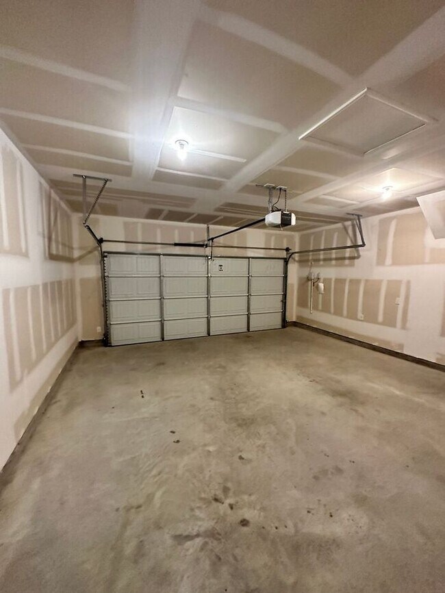 Building Photo - Single Family house in Crowley 76036