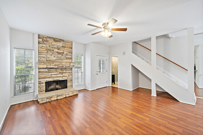 Spacious living room area and bathroom with upgrades. - 11710 Southlake Dr