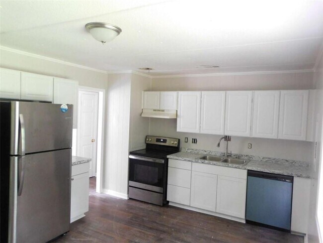 Building Photo - 145 Sarsen Cir