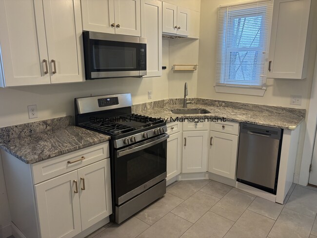 Building Photo - 124 Leo Ave