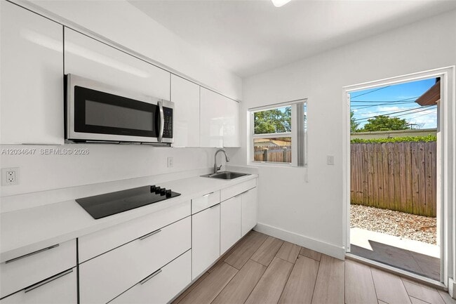 Building Photo - 520 NW 104th St