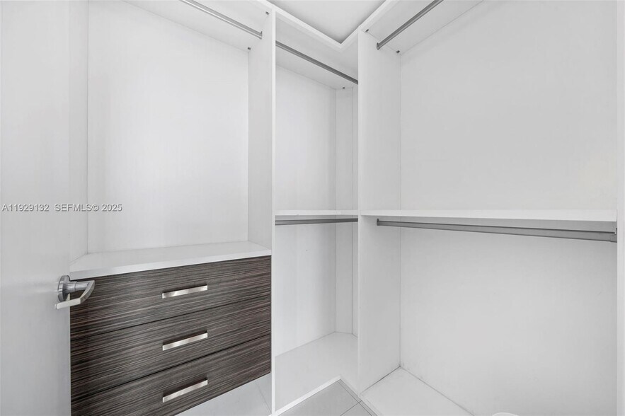 Building Photo - 92 SW 3rd St