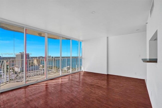 Building Photo - 7601 E Treasure Dr