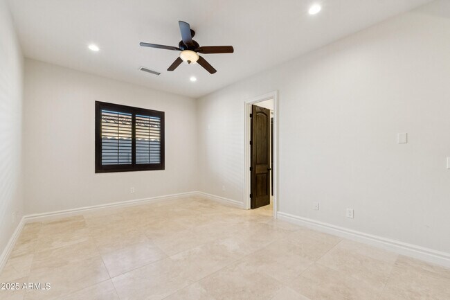 Building Photo - 11407 E Bellflower Ct