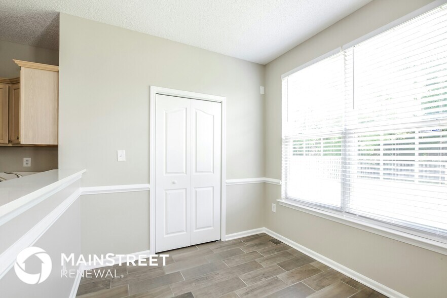 Building Photo - 13906 Silver Dart Pl