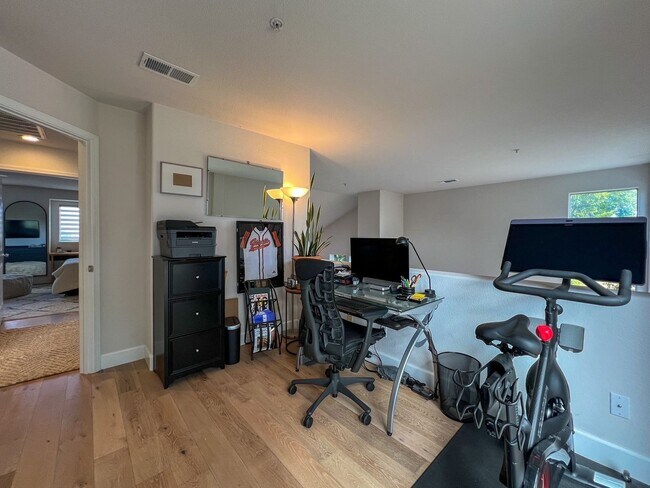 Building Photo - 35 Regatta Way