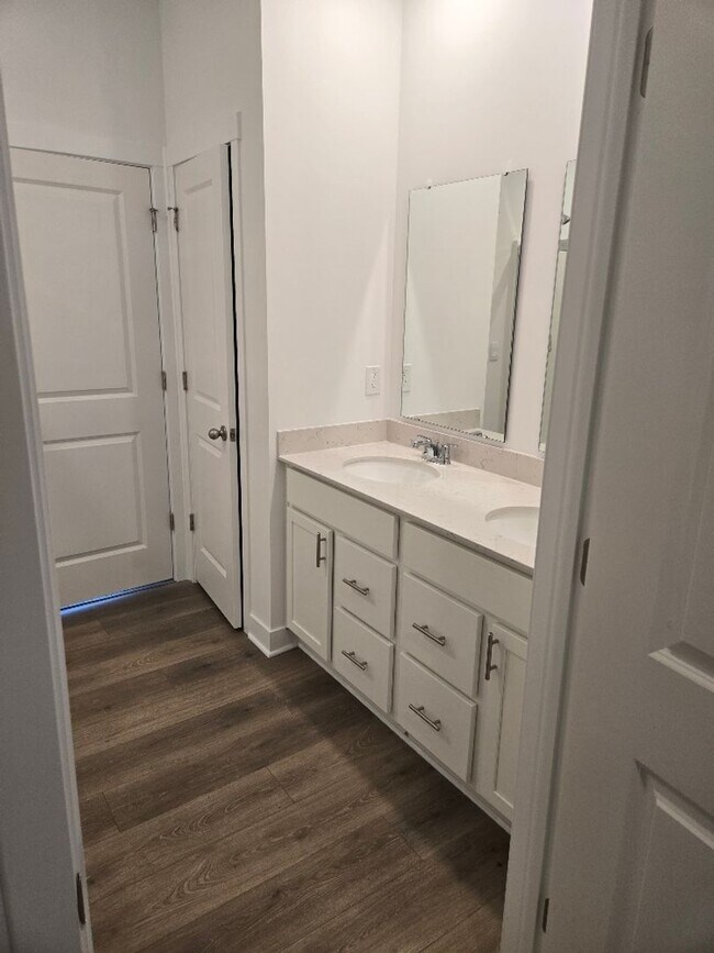 Building Photo - New Construction - Move in ready ranch home