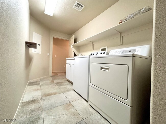 Building Photo - 11855 Portina Dr