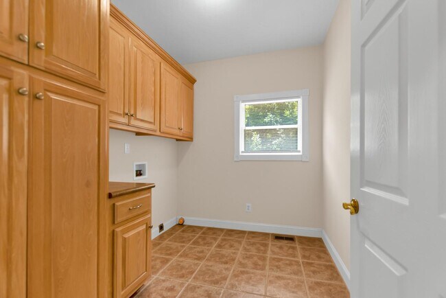 Building Photo - 1400 Slayden Wood Rd