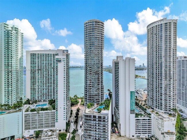 Building Photo - 488 NE 18th St