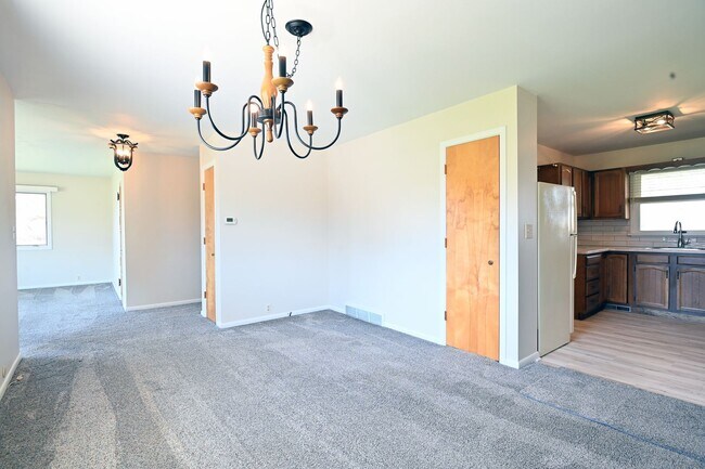 Building Photo - 272 WY-335