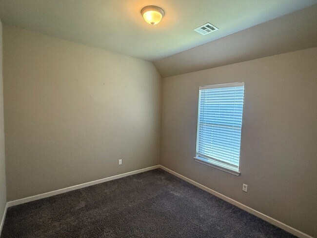 Building Photo - 18805 Trailview Way