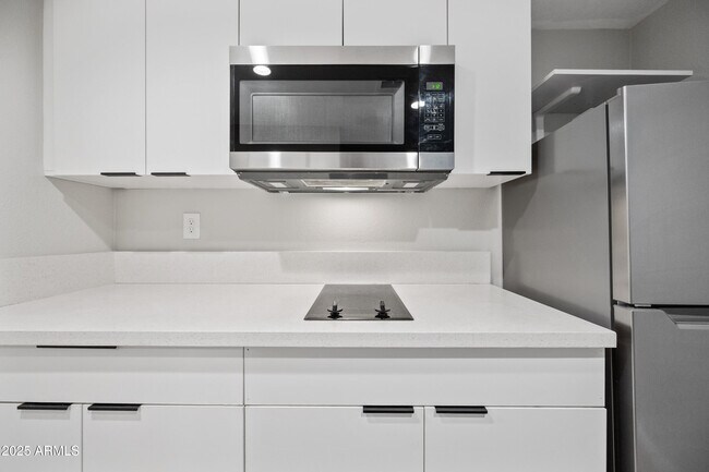 Building Photo - 3025 N 32nd St