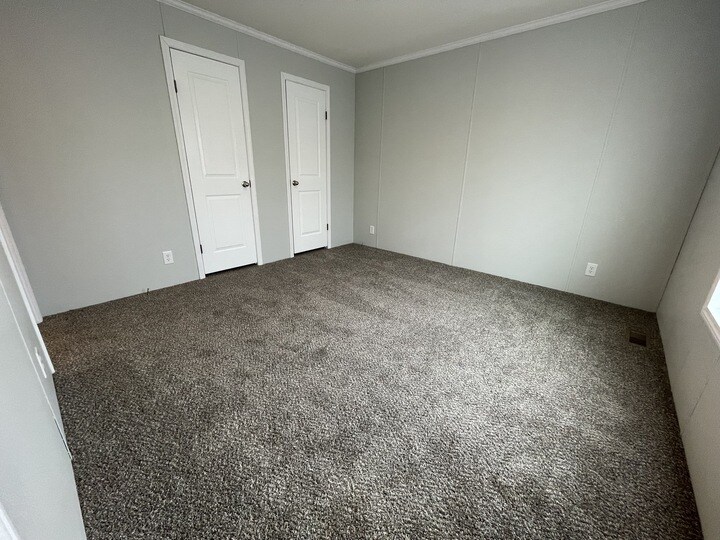 Building Photo - 38035 Leverette Ave