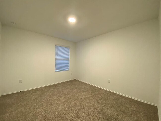 Building Photo - 12320 Silversmith Ln