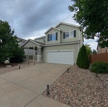 Building Photo - 3 bedroom 2.5 bath 2 car garage with A/C