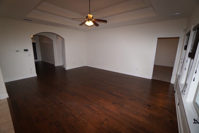 Building Photo - 5020 Pretty Way
