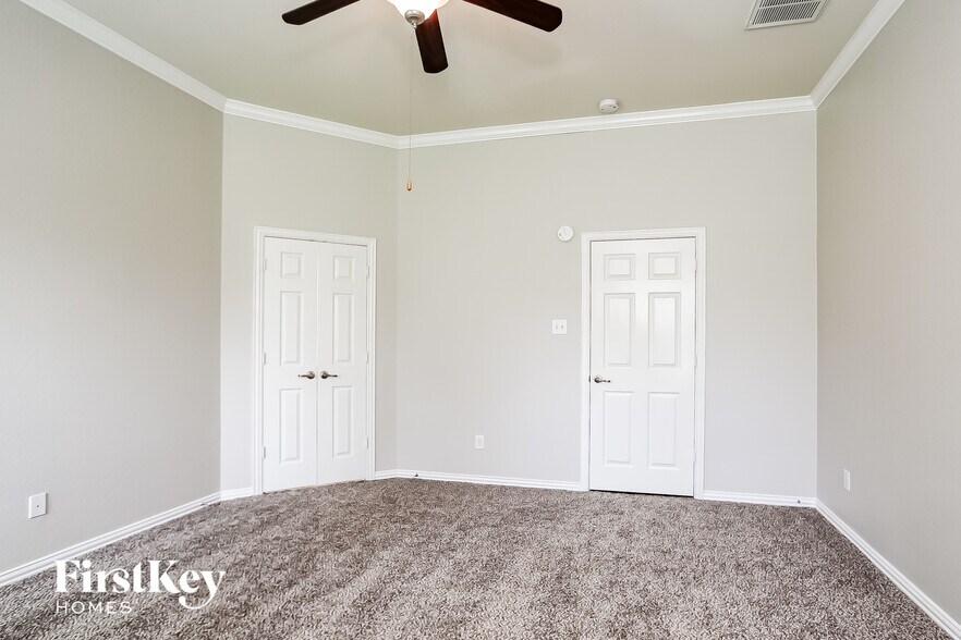 Building Photo - 24462 Sundance Spring Dr