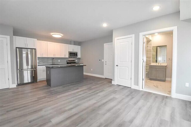 Building Photo - 4201 Bergen Turnpike