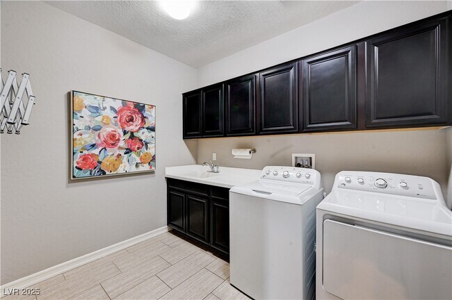 Building Photo - 10730 Cowlite Ave