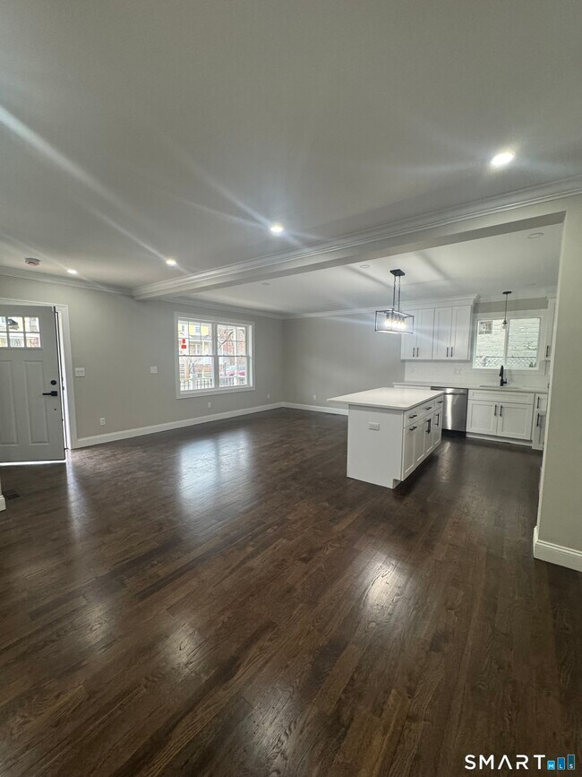 Building Photo - 279 Harriet St