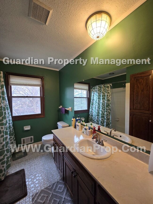 Building Photo - Coming Soon! Large Single-Family Home in Crystal, Owner suite W/ private balcony. 2nd deck and wa...